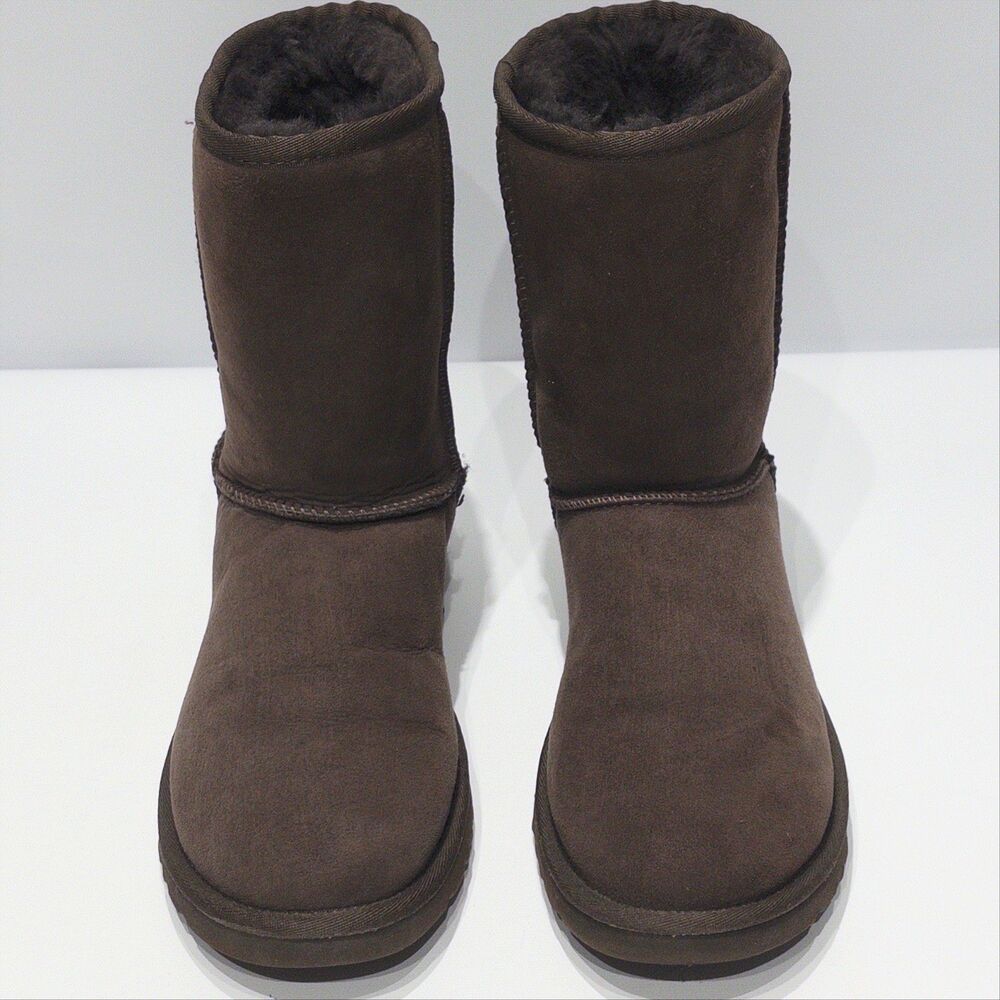 UGG Australia Classic Short II Brown Shearling Winter Boots Women 8 - Light Wear - Picture 3 of 8